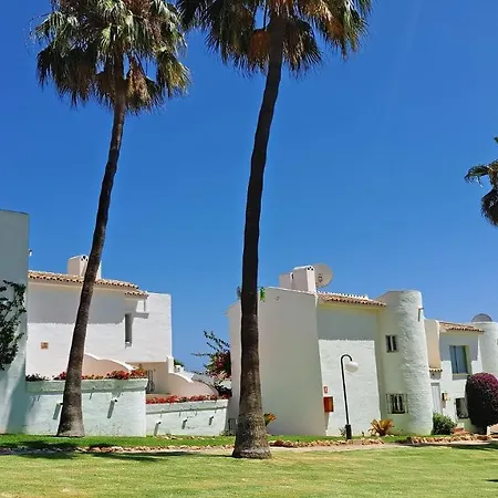 Flores Del Mar Apartment *